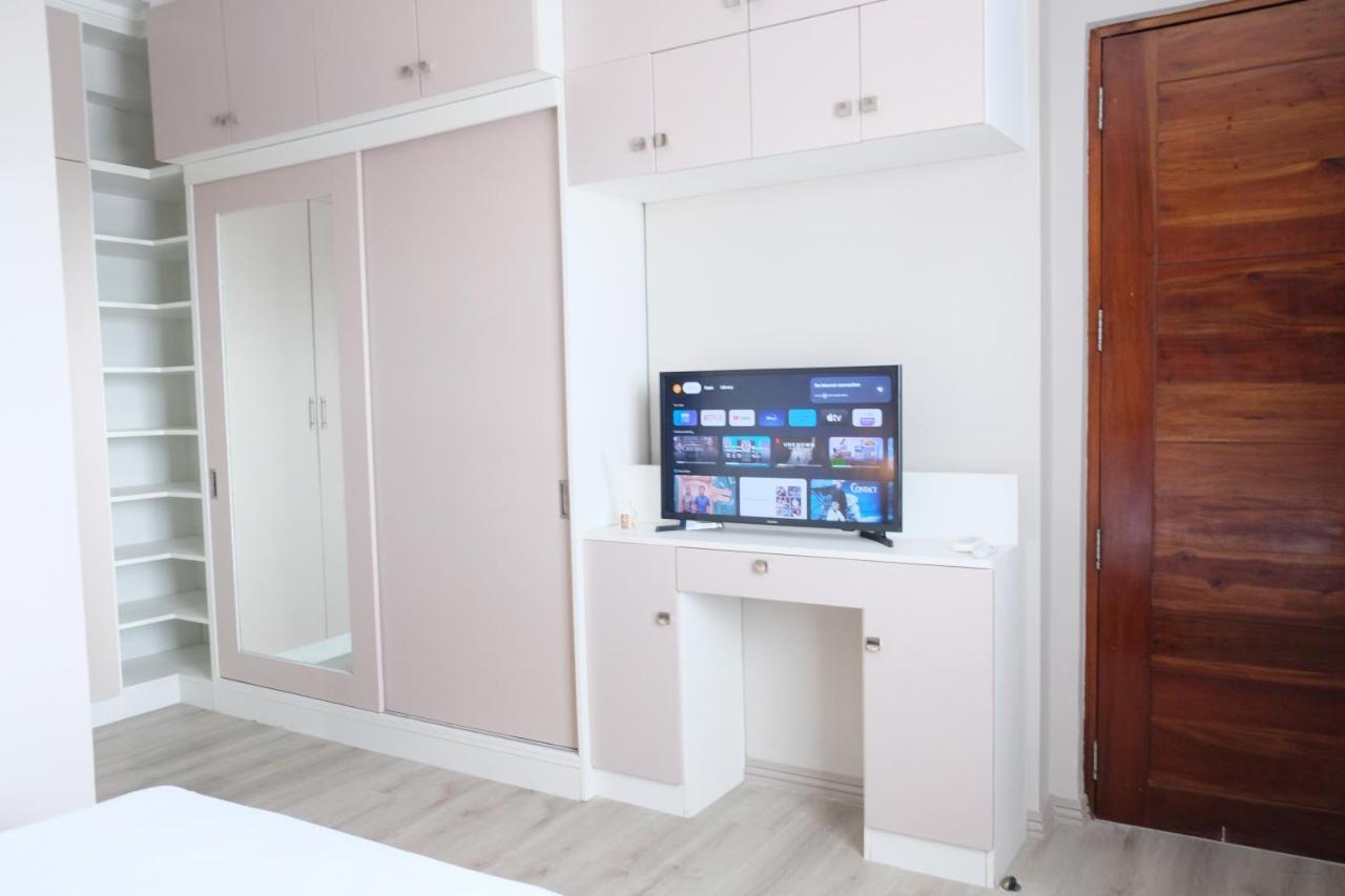 2-Bedroom Boutique City Condo - Newly Renovated! Cebu Exterior photo