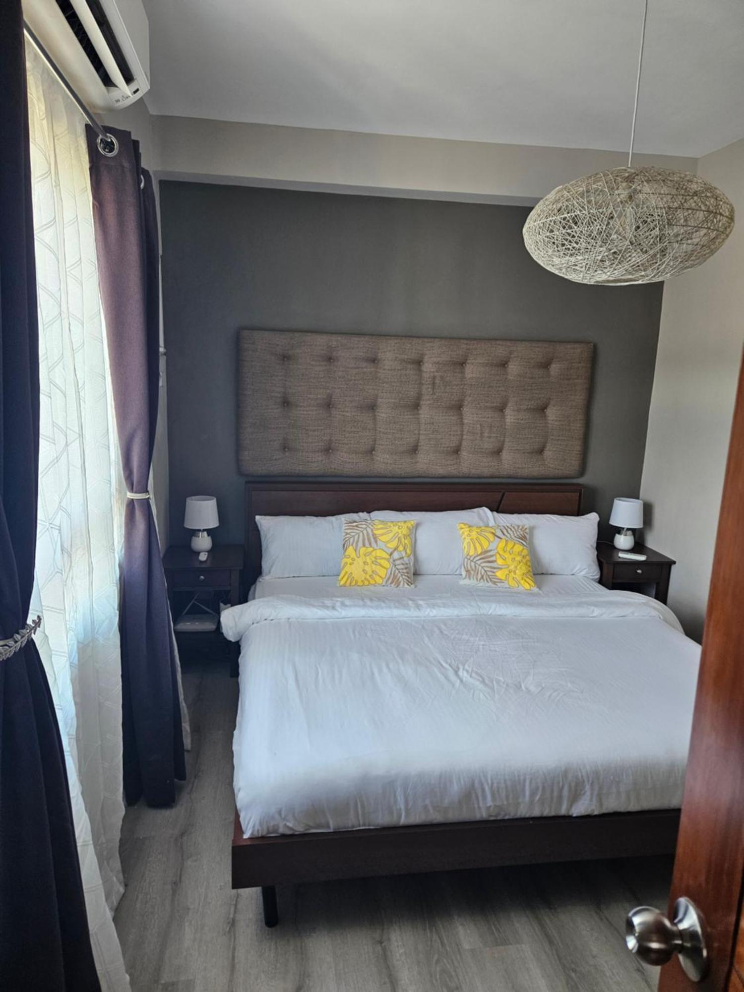 2-Bedroom Boutique City Condo - Newly Renovated! Cebu Exterior photo