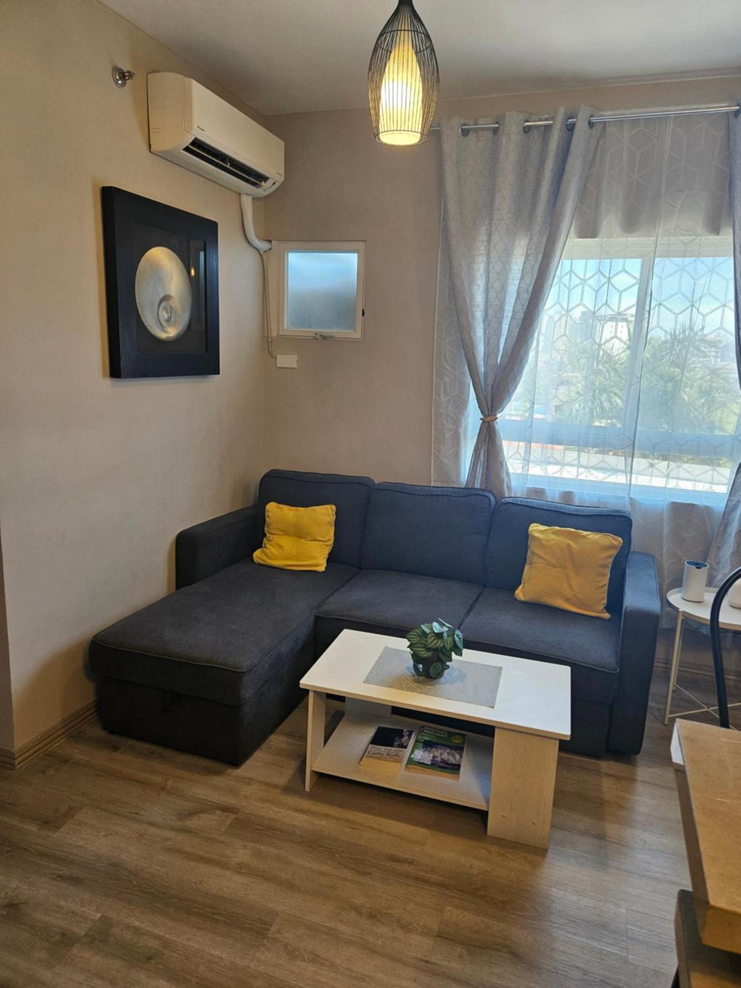 2-Bedroom Boutique City Condo - Newly Renovated! Cebu Exterior photo